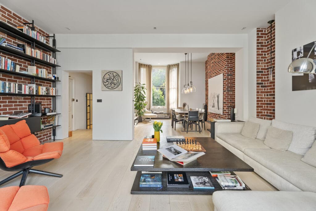 3 bedroom apartment for sale in Stanley Crescent, London, W11