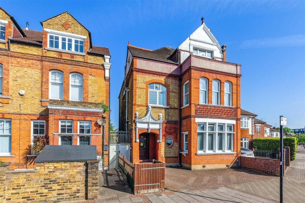 7 bedroom detached house for sale in Nightingale Lane, SW12