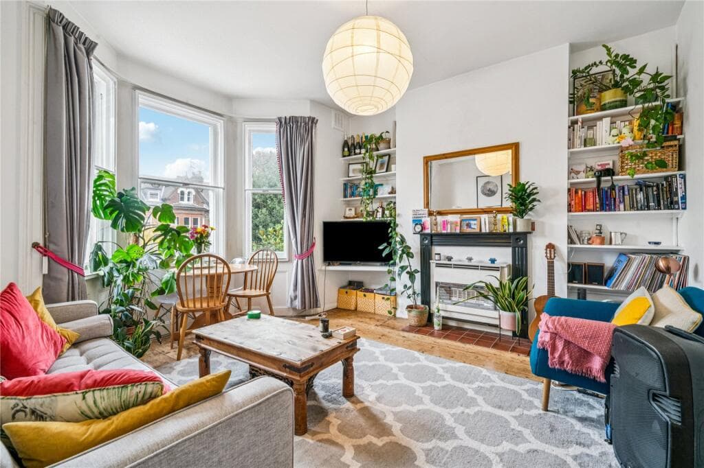 1 bedroom apartment for sale in Trinity Road, SW18