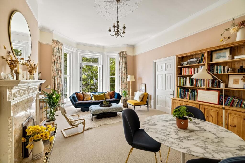 2 bedroom flat for sale in Trinity Crescent, Folkestone, CT20