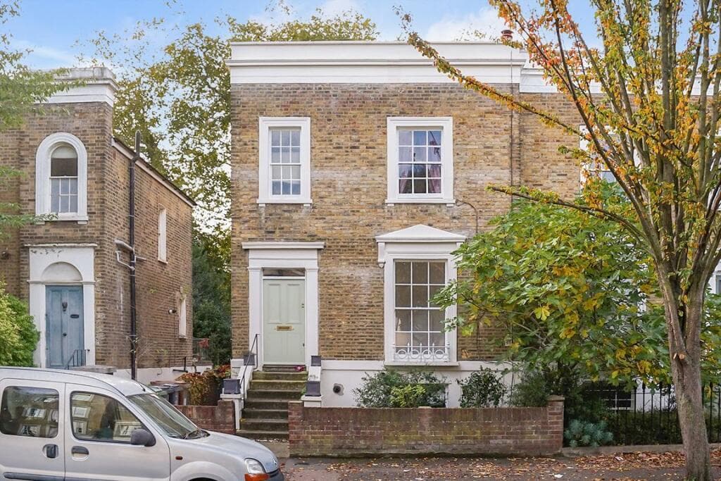 1 bedroom flat for sale in Middleton Road, Hackney, E8