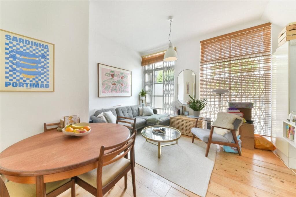 1 bedroom apartment for sale in Balcorne Street, South Hackney, London, E9
