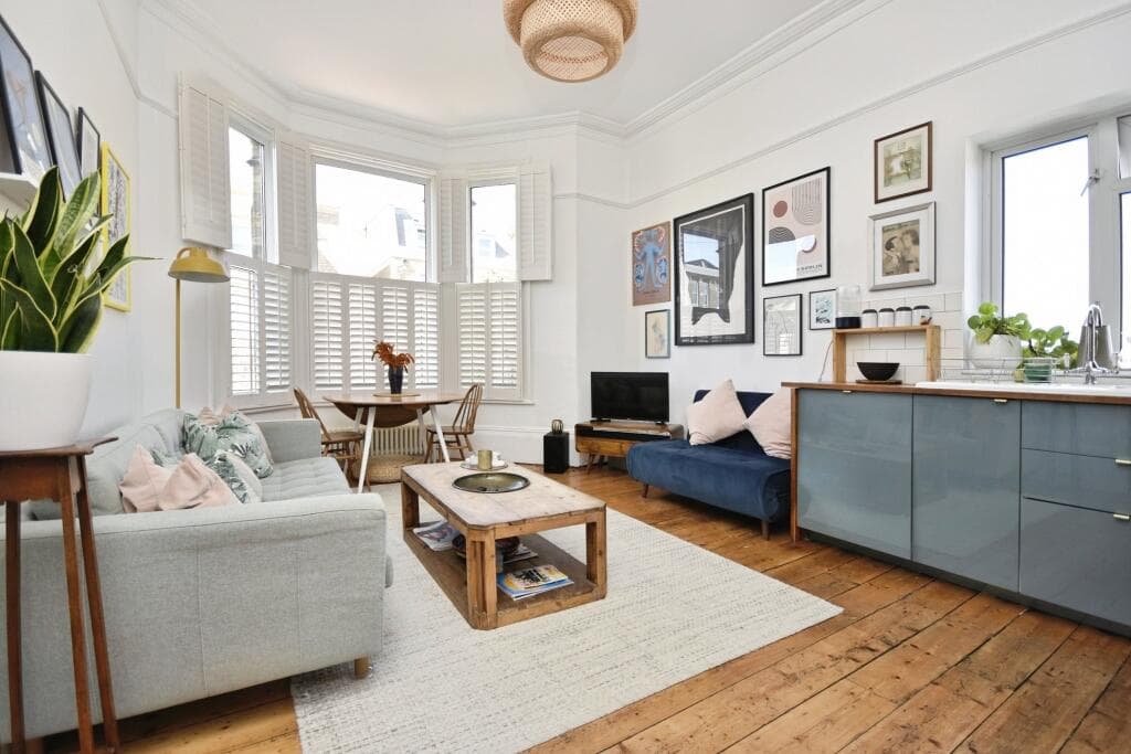 2 bedroom flat for sale in Godwin Road, Margate, CT9