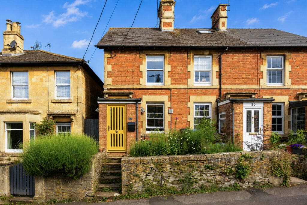 2 bedroom cottage for sale in Station Road, Corsham, Wiltshire, SN13