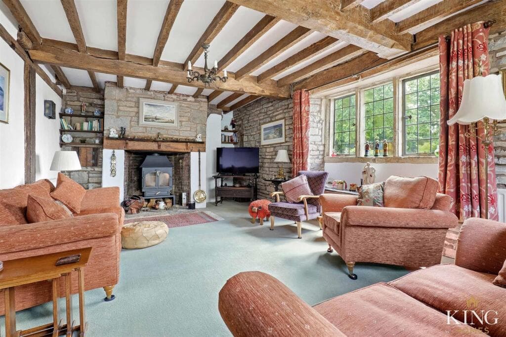 5 bedroom semi-detached house for sale in High Street, Bidford-On-Avon, Alcester, B50