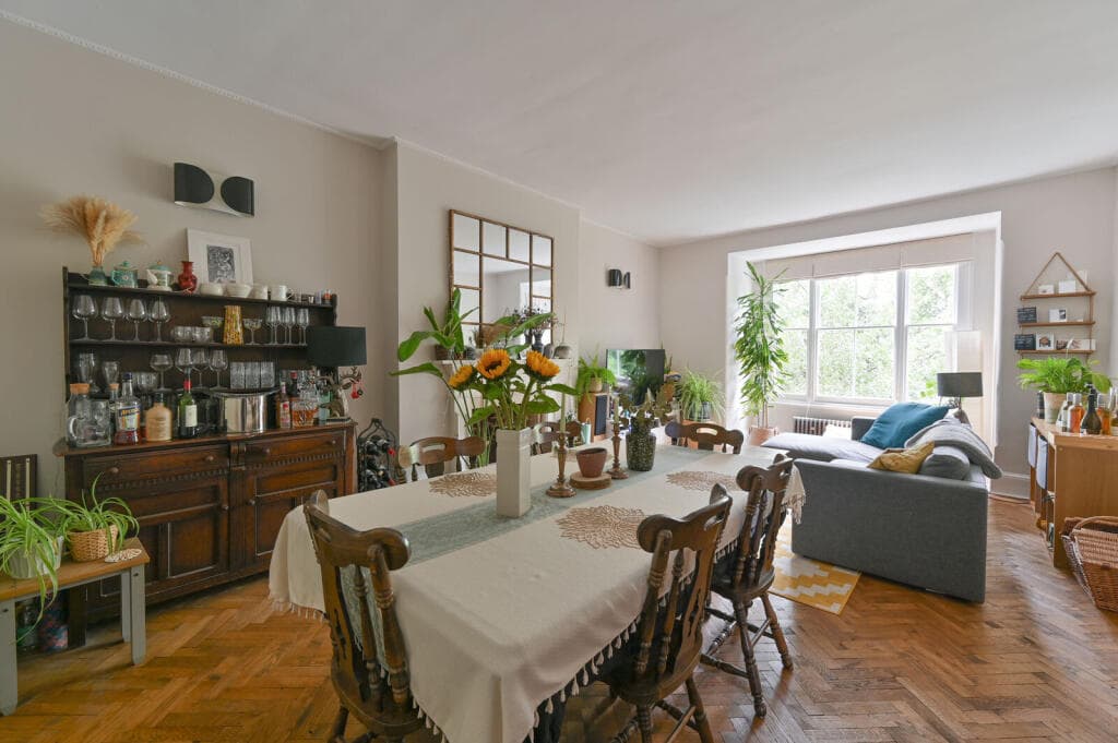 2 bedroom flat for sale in Leigham Court Road, Streatham Hill, London, SW16