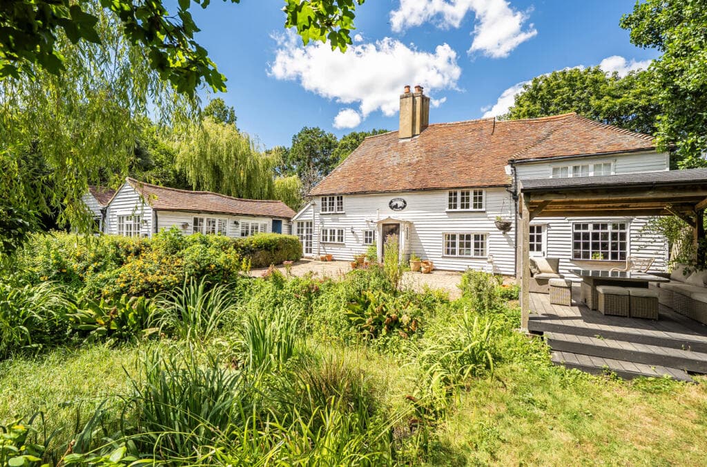 5 bedroom detached house for sale in Woodmans Green Road, Whatlington, TN33