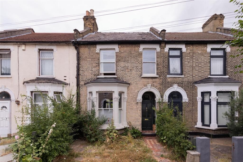 3 bedroom house for sale in Second Avenue, London, E12