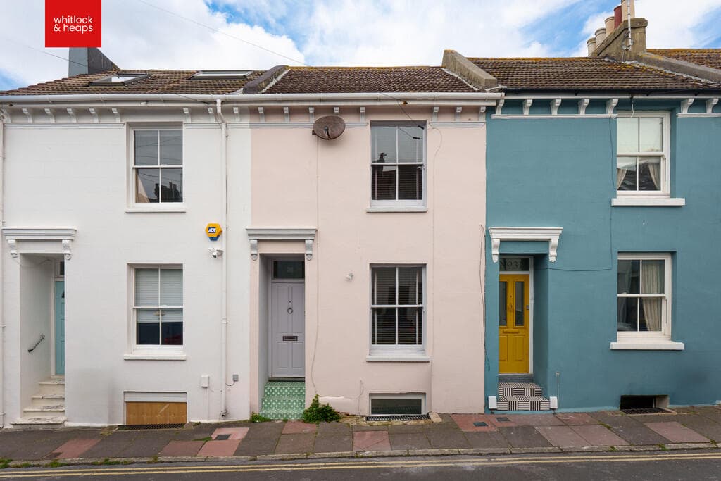 3 bedroom terraced house for sale in Holland Street, Brighton, BN2