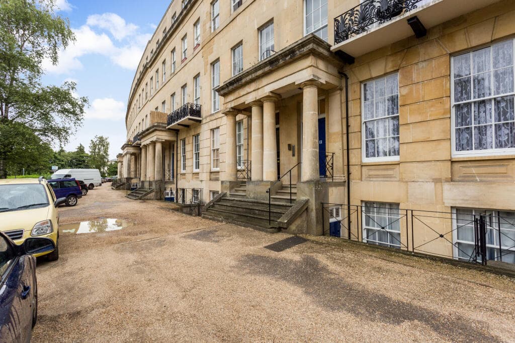 1 bedroom flat for sale in 42 Lansdown Crescent, Cheltenham, GL50