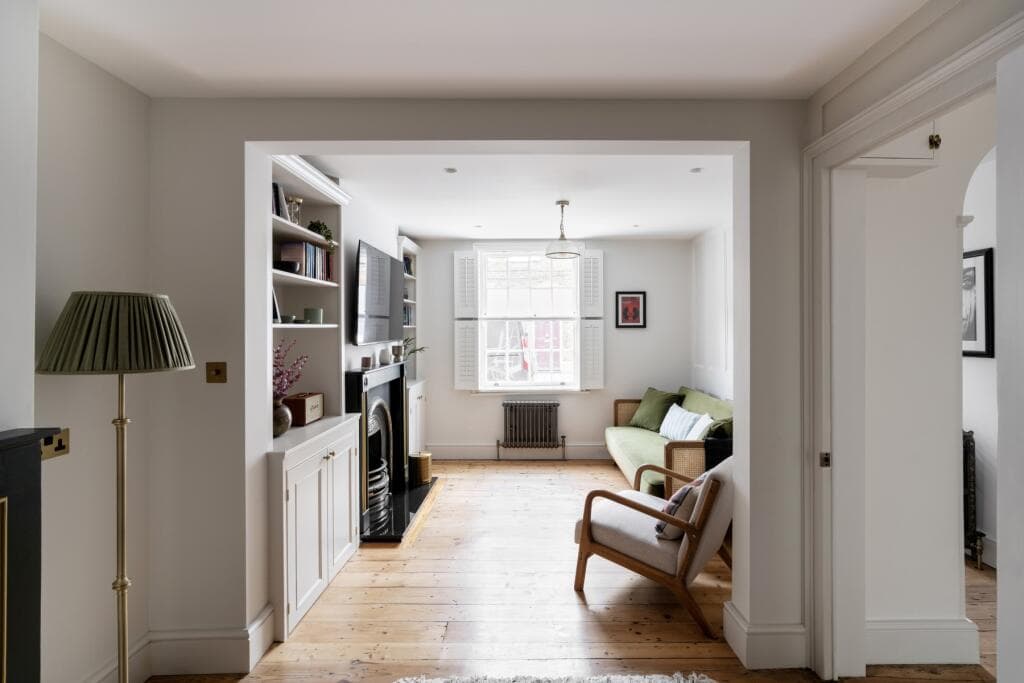 2 bedroom terraced house for sale in Roupell Street, SE1