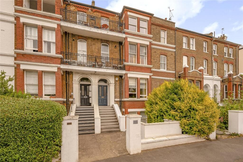 1 bedroom apartment for sale in Raisbeck Court, 26 Rosendale Road, West Dulwich, London, SE21