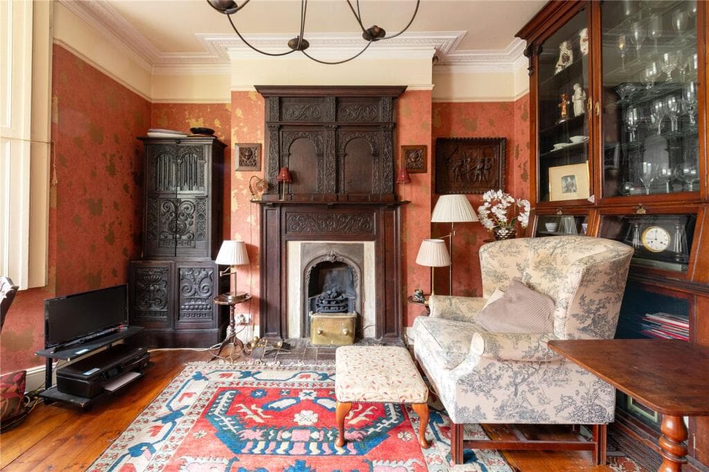 5 bedroom semi-detached house for sale in Schubert Road, Putney, London, SW15
