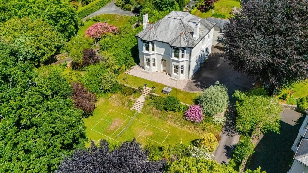 6 bedroom detached house for sale in Whitchurch Road, Tavistock, PL19