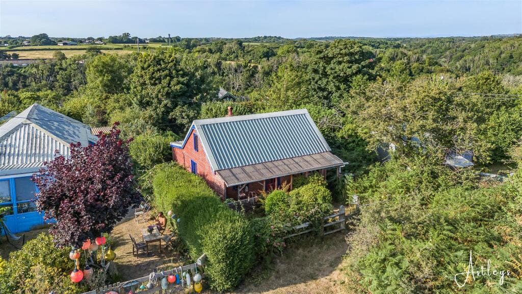 1 bedroom detached house for sale in Sandy Lane, Parkmill, Swansea, SA3