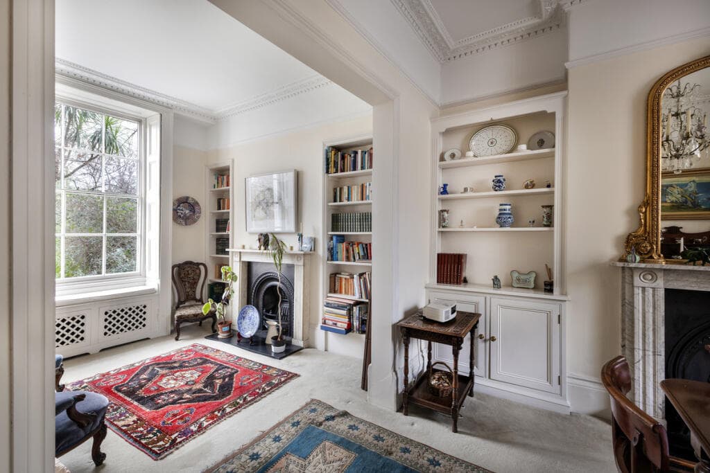 5 bedroom terraced house for sale in Canonbury Square, Canonbury, N1