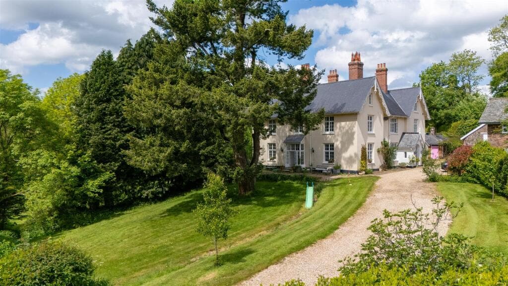 7 bedroom detached house for sale in Bolham, Tiverton, EX16