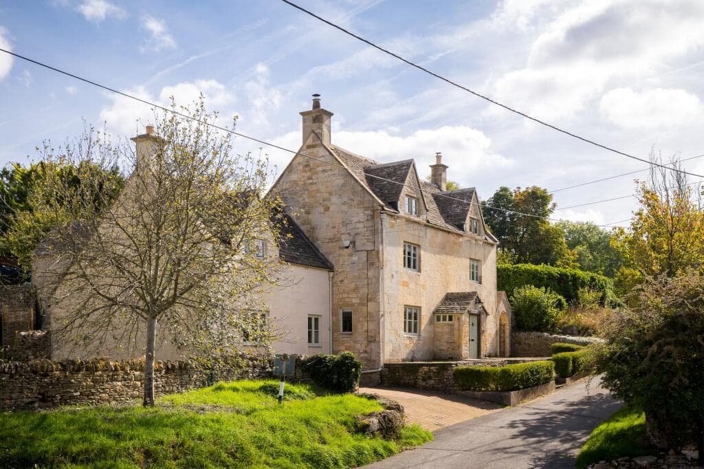 5 bedroom detached house for sale in Sevenhampton, Cheltenham, GL54