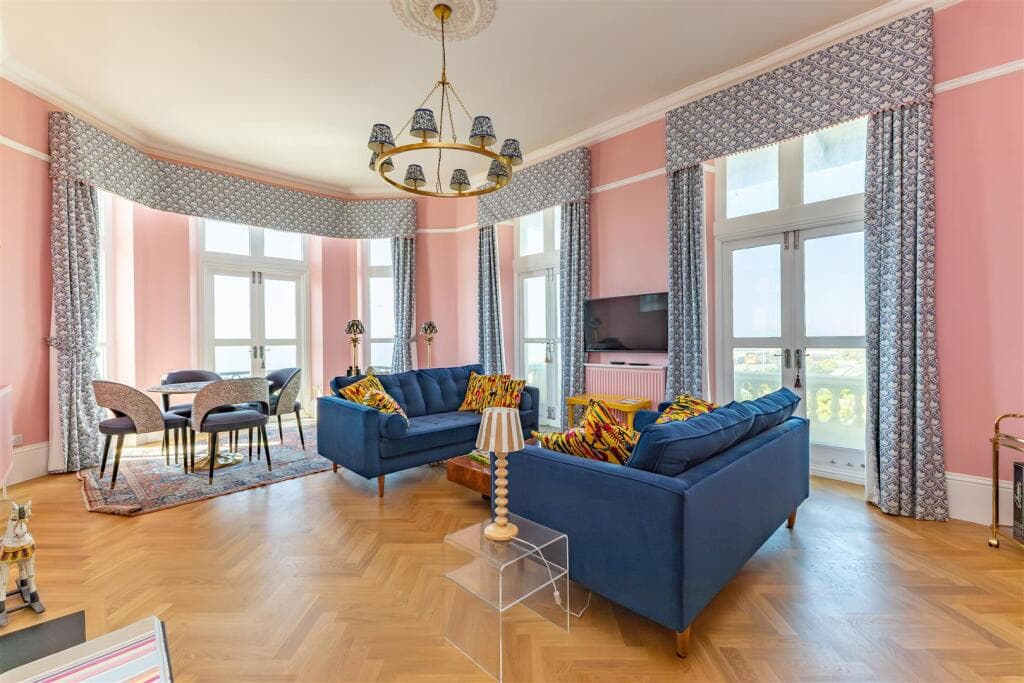2 bedroom apartment for sale in Robertson Terrace, Hastings, TN34