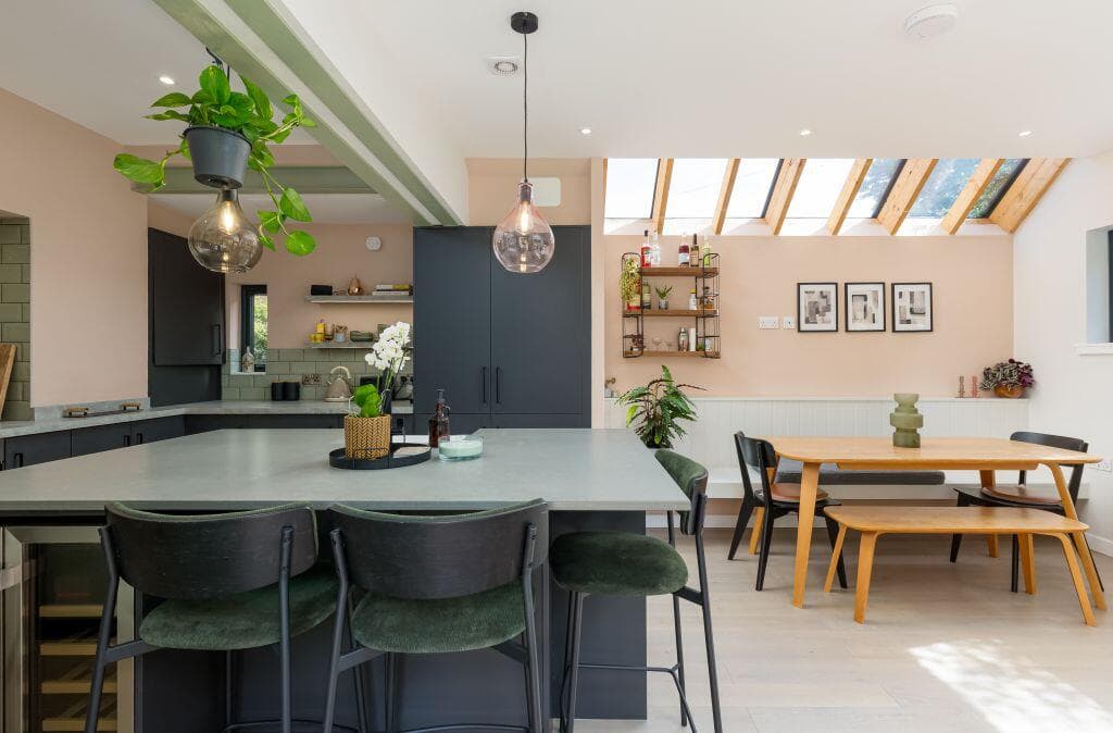 2 bedroom flat for sale in 51 Craighouse Gardens, Edinburgh, EH10 5LR, EH10