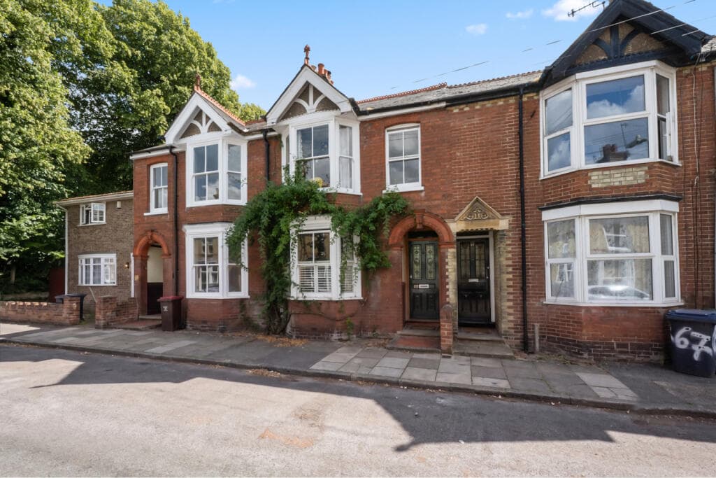 3 bedroom terraced house for sale in Martyrs Field Rd, Canterbury, CT1