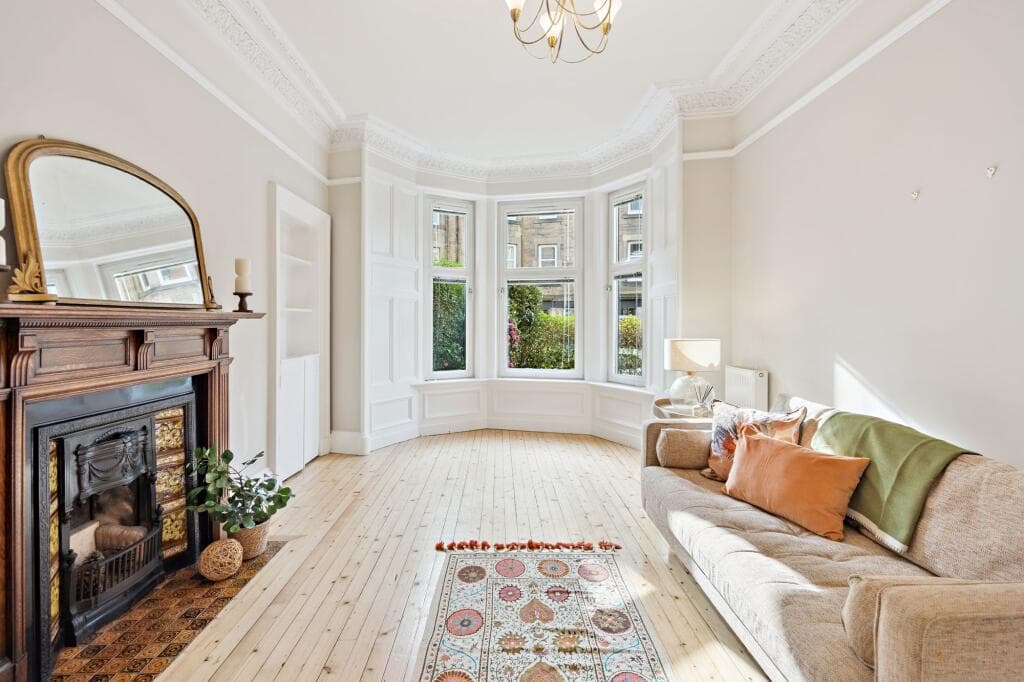 2 bedroom flat for sale in Millar Crescent, Edinburgh, EH10