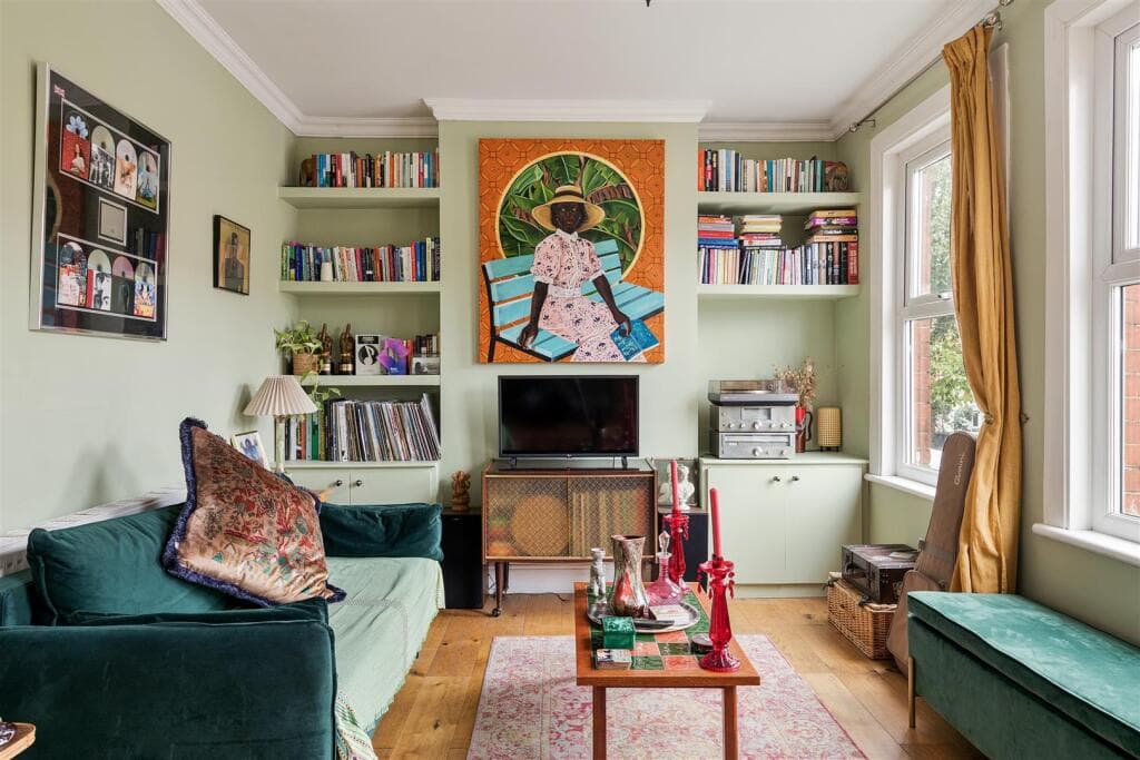 2 bedroom apartment for sale in Seymour Road, Leyton, E10