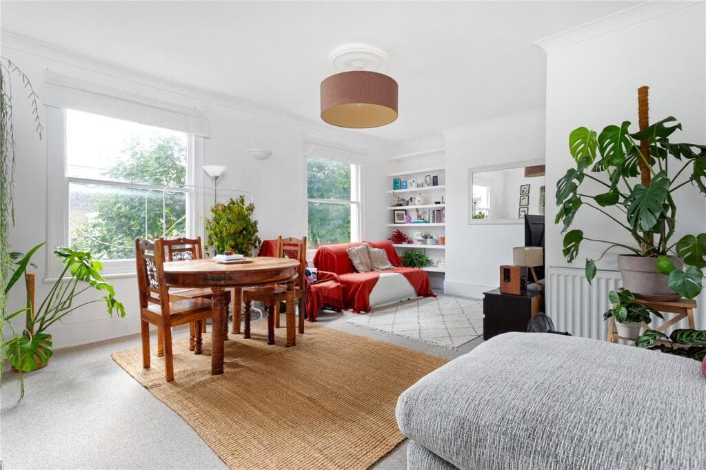 2 bedroom apartment for sale in Beresford Road, London, N5