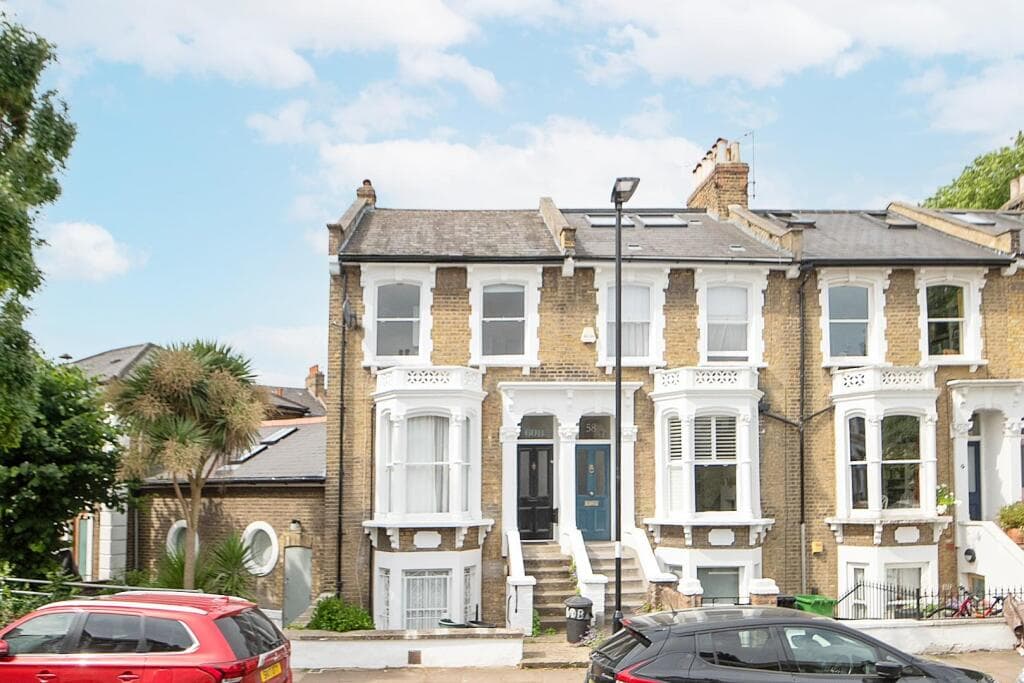1 bedroom flat for sale in Leconfield Road, London, N5