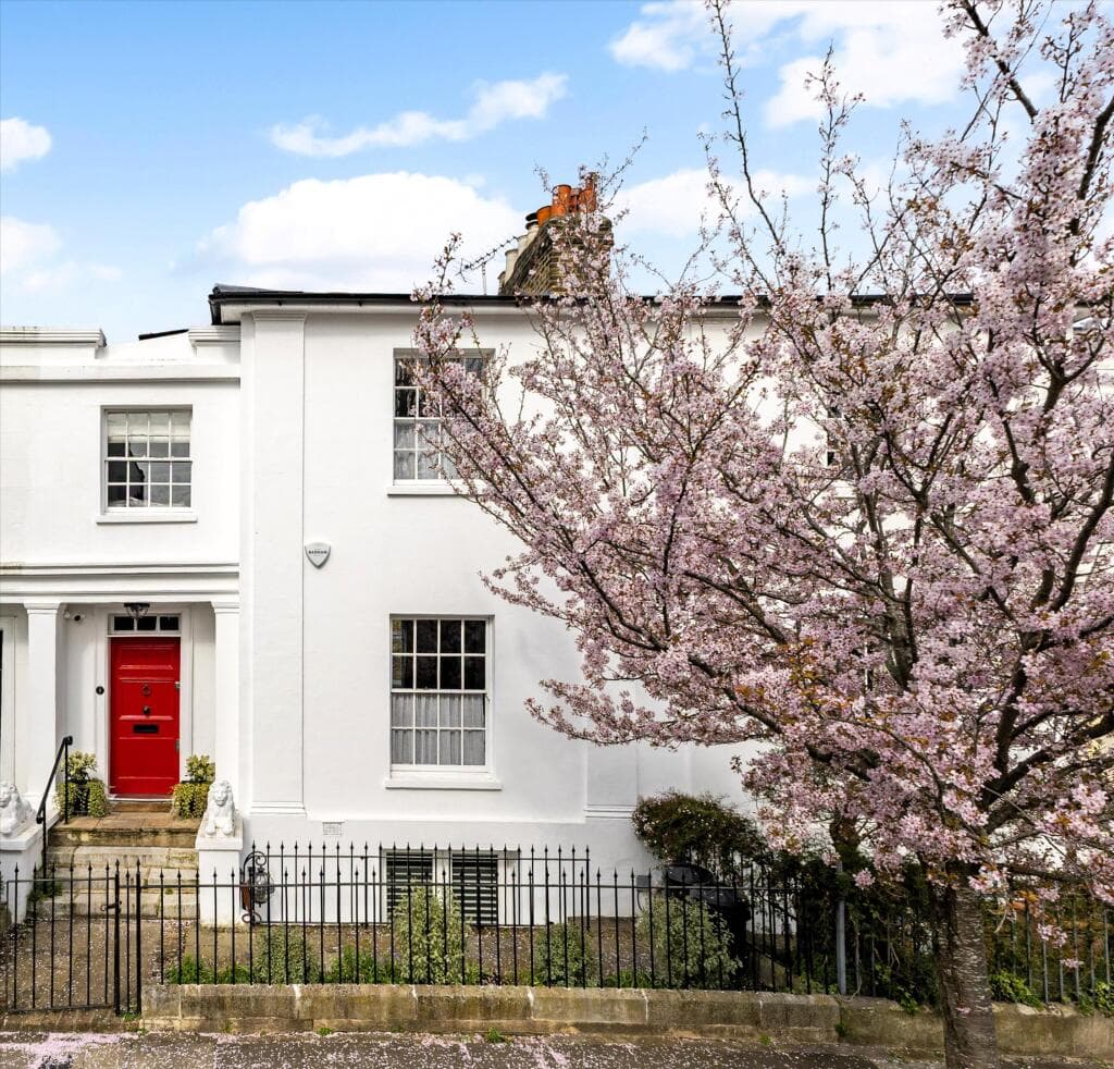3 bedroom terraced house for sale in St Peters Villas, London W6