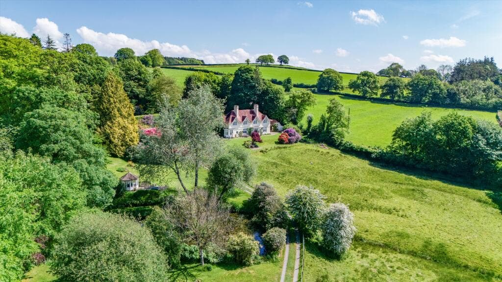 5 bedroom detached house for sale in East Anstey, Tiverton, Devon EX16