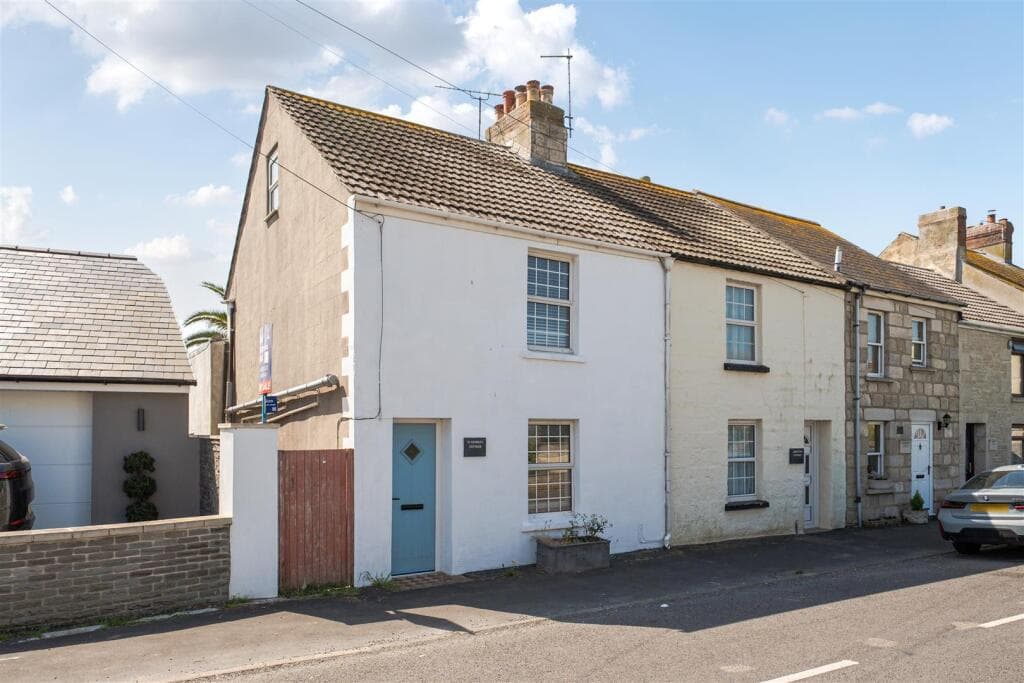 2 bedroom end of terrace house for sale in Southwell Street, Portland, DT5