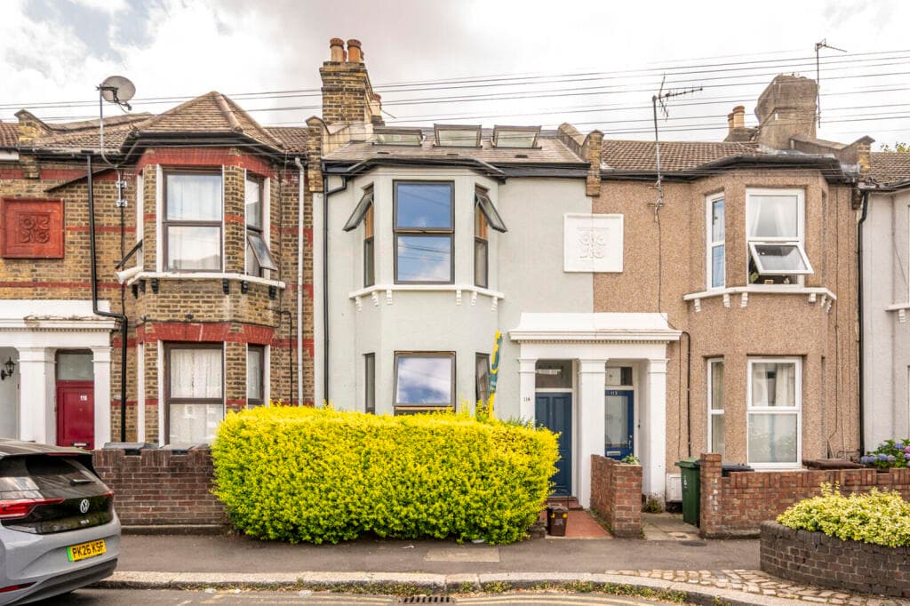 5 bedroom terraced house for sale in St Georges Road, Leyton, London, E10