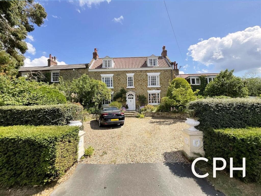 6 bedroom house for sale in Scalby Road, Scalby, YO13