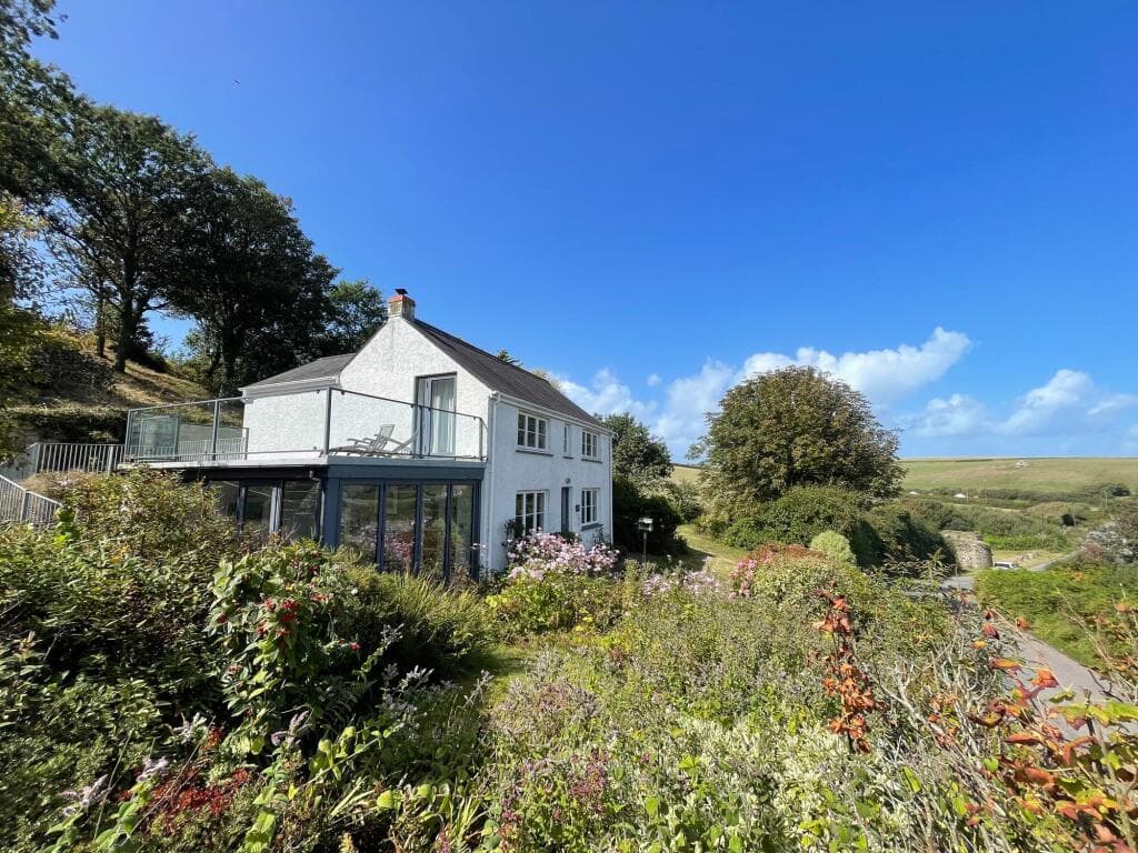 4 bedroom detached house for sale in Dale, Haverfordwest, SA62