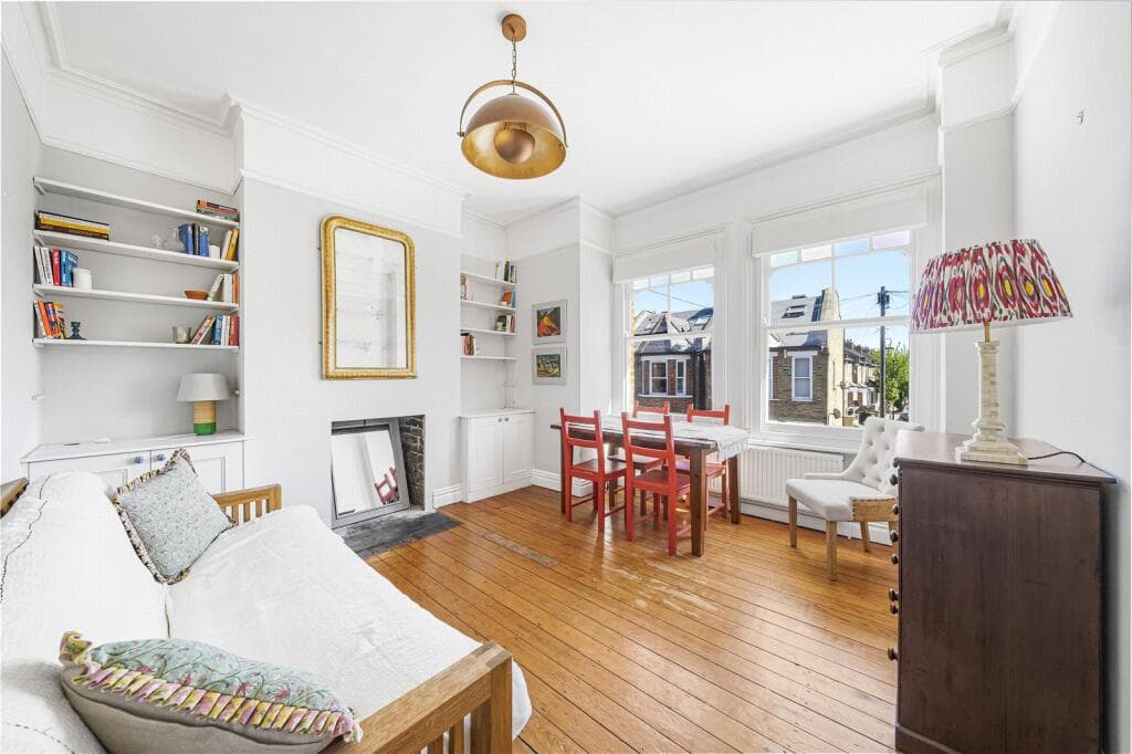 2 bedroom apartment for sale in Lyham Road, London, SW2
