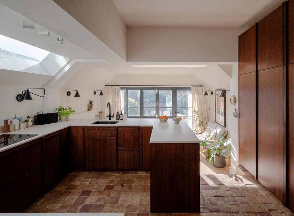 5 bedroom terraced house for sale in Beacontree Road, Bushwood, London, E11