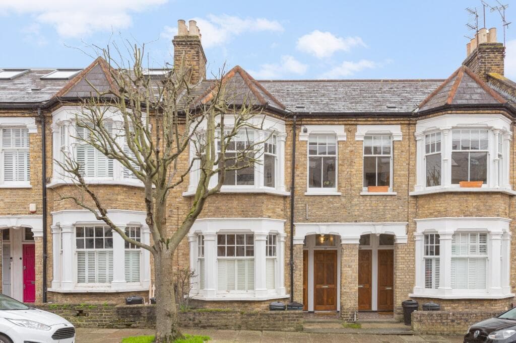 1 bedroom flat for sale in Marcus Street,
Wandsworth, SW18