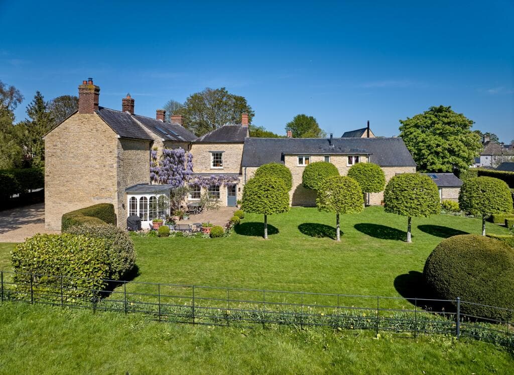 5 bedroom detached house for sale in North Street, Fritwell, Bicester, Oxfordshire, OX27