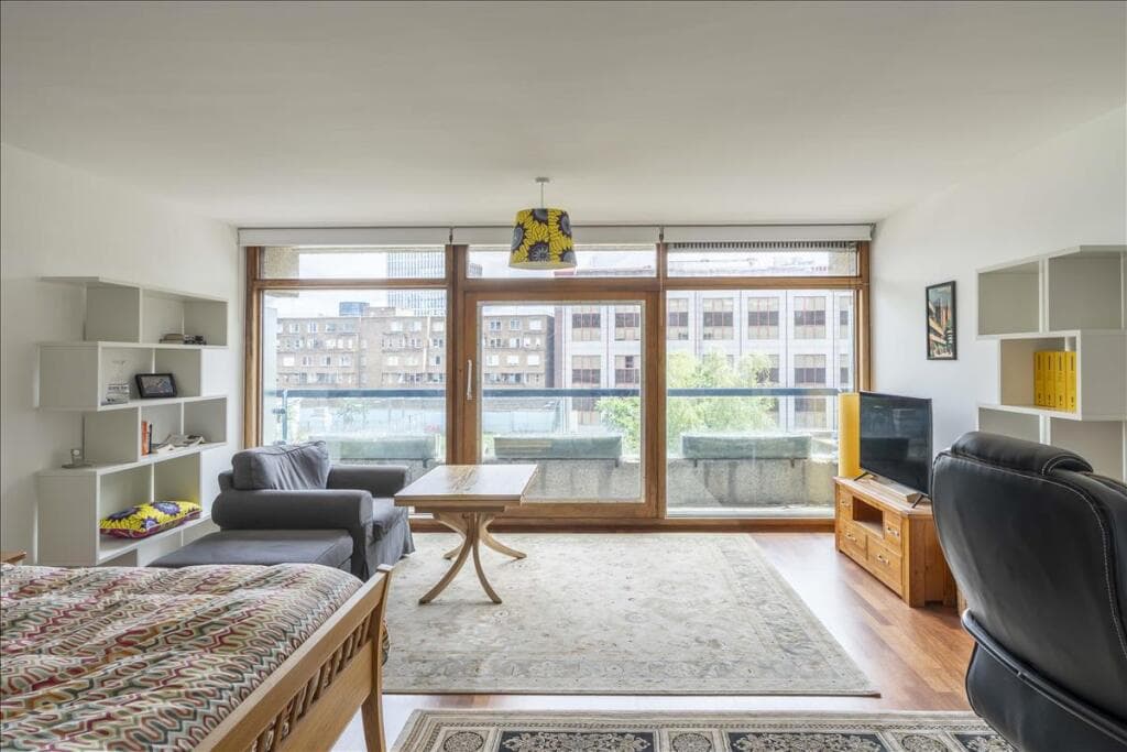 Studio apartment for sale in Breton House, Barbican, London, EC2Y