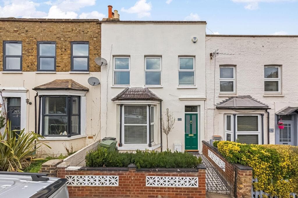 2 bedroom terraced house for sale in Crown Dale, Crystal Palace, London, SE19