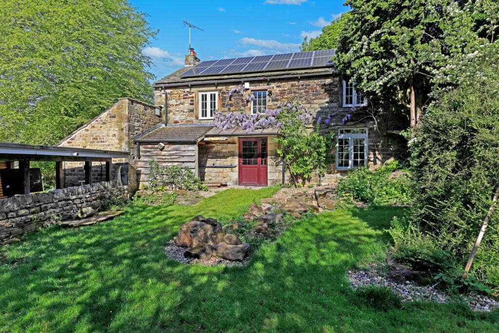 3 bedroom barn conversion for sale in Green Lane, Dronfield, Derbyshire, S18