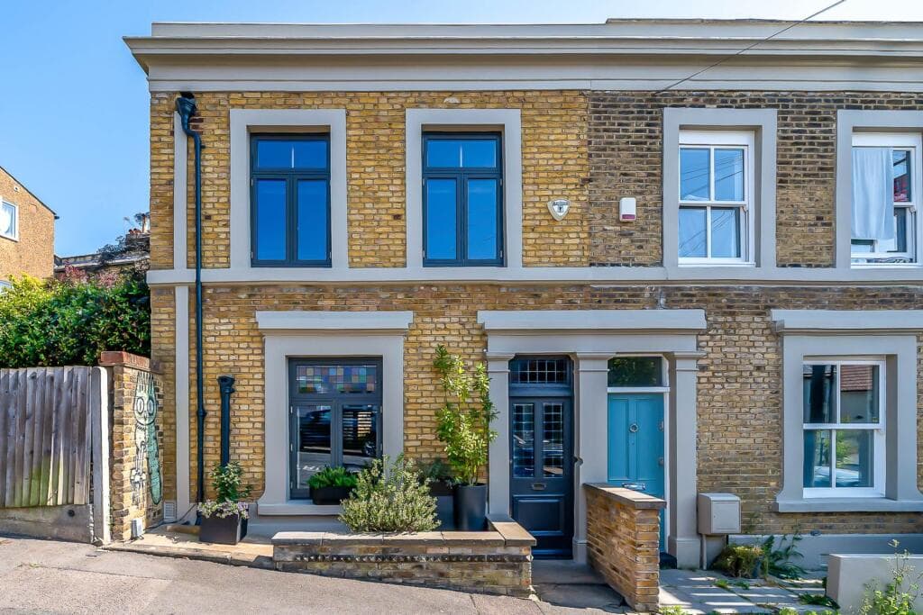 3 bedroom end of terrace house for sale in Birkbeck Hill, West Dulwich, SE21