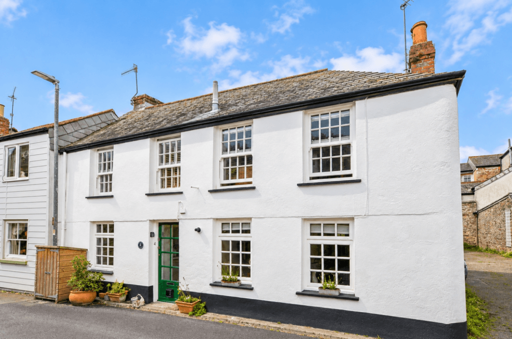 2 bedroom end of terrace house for sale in Church Lane, Lostwithiel, Cornwall, PL22