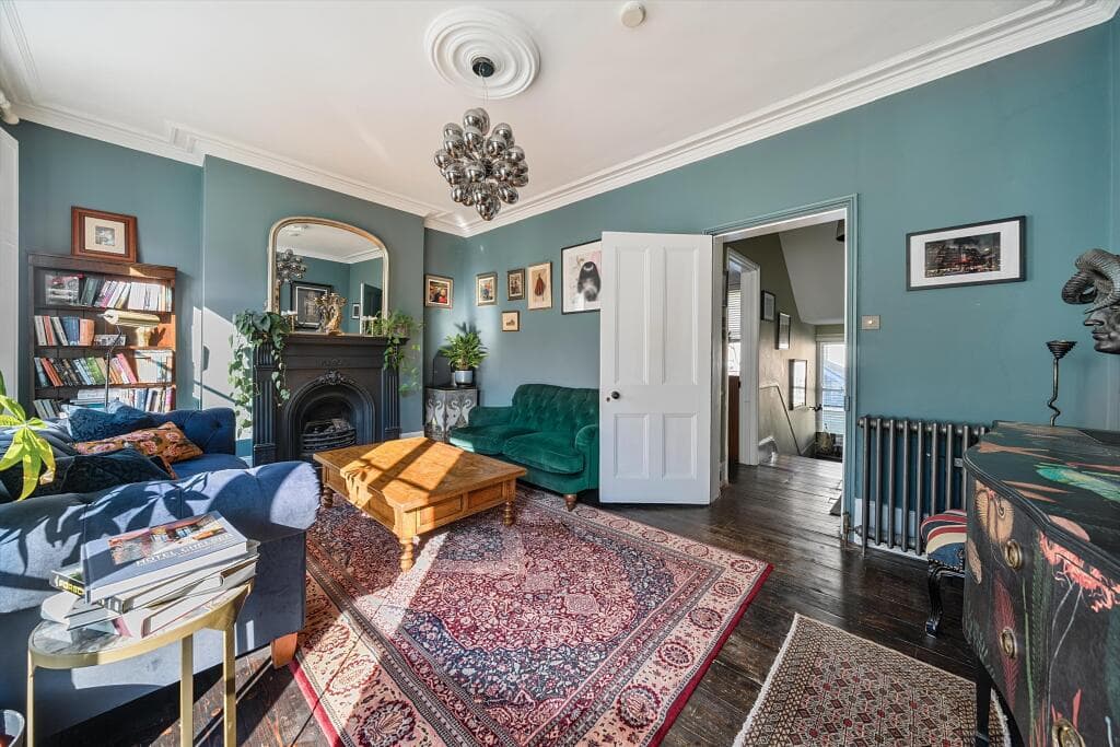 4 bedroom terraced house for sale in The Pantiles, Tunbridge Wells, Kent TN2