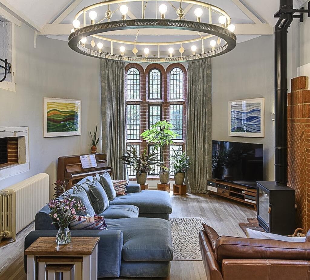 5 bedroom detached house for sale in Pitt Lane, Frensham, Farnham, GU10