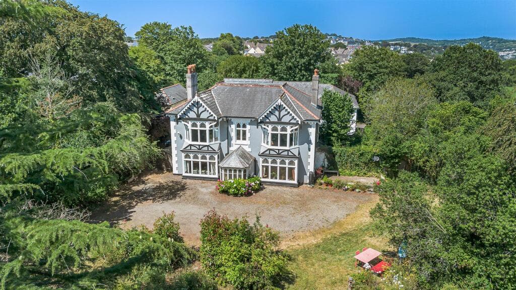 4 bedroom detached house for sale in Stourscombe, Launceston, PL15