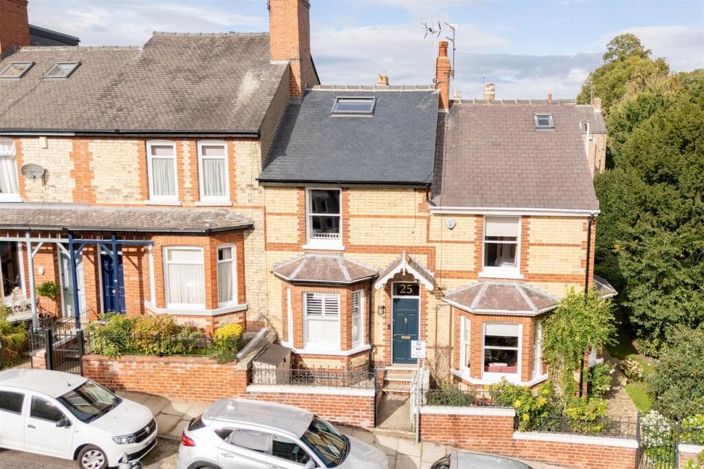 3 bedroom house for sale in Norfolk Street, York, YO23