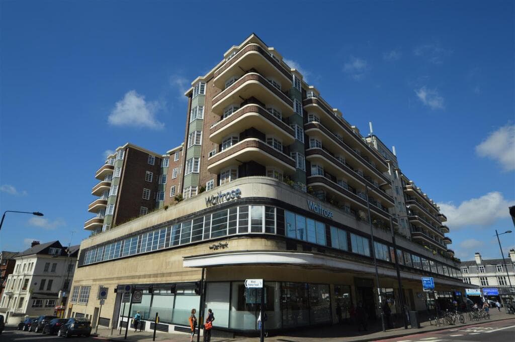 2 bedroom flat for sale in St. Johns Court, Finchley Road,NW3