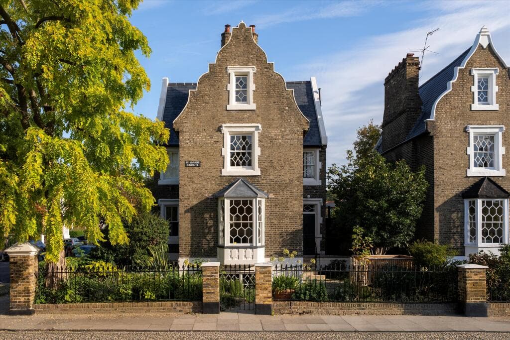 3 bedroom semi-detached house for sale in De Beauvoir Square, London, N1